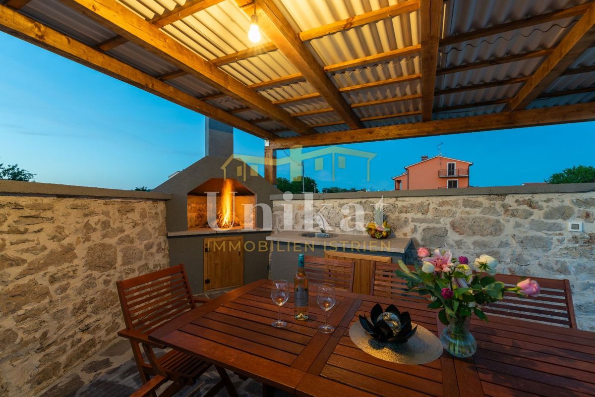 Prenovljena kamnita hiša blizu Poreča